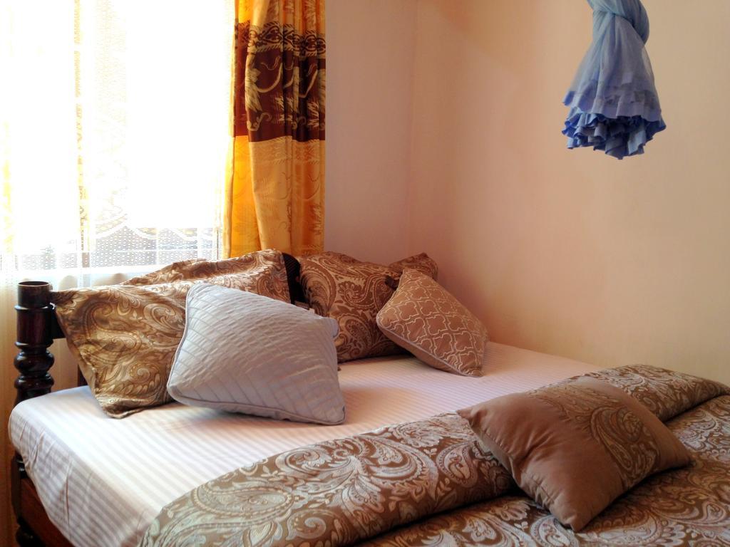 Eeshani Guest Homestay *